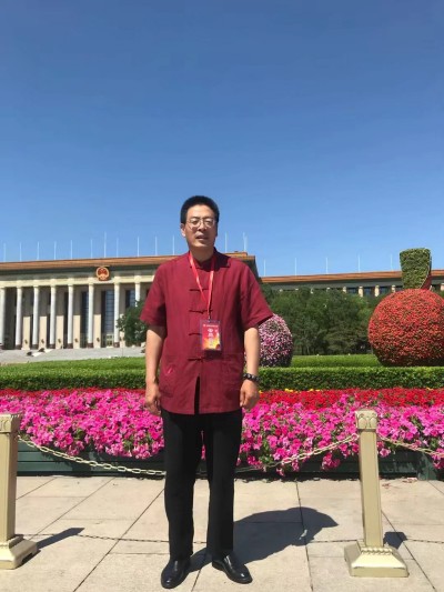 弘扬传统文化传承易学精粹 ——记当代易学杰出贡献人物徐一翔