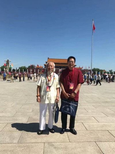 弘扬传统文化传承易学精粹 ——记当代易学杰出贡献人物徐一翔