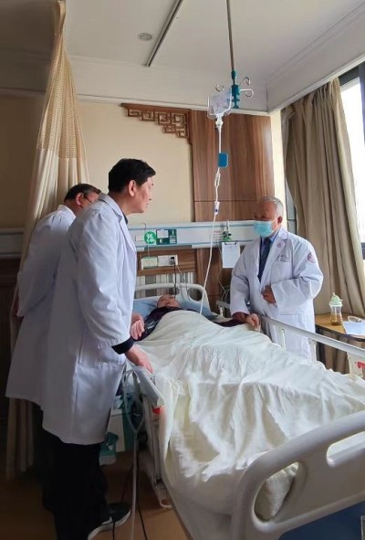 弘扬劳模精神 争当时代先锋 访疑难杂症专家 国医名师——杨瑞灵教授
