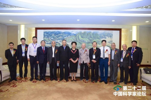 铁血荣光，共铸八一魂访 当代中医事业奠基人李乘伊院士 荣获担任：中国中医专家委员会常务主席