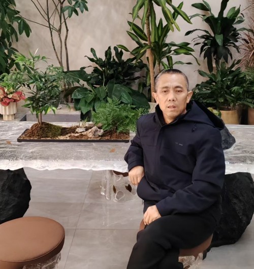 佛医融仁术 岐黄济众生 ——记国医名师、中医专家王庆东的济世之路